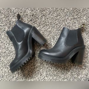 Dr Martens Hurston Leather Heeled Chelsea Boots